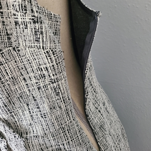 Express Black‎ and White Patterned Dress Size Large - Picture 3 of 12